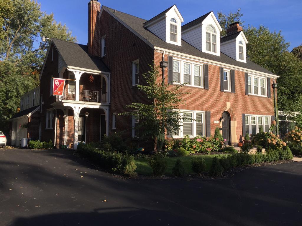 Knob Hill Bed And Breakfast Flint Exterior photo